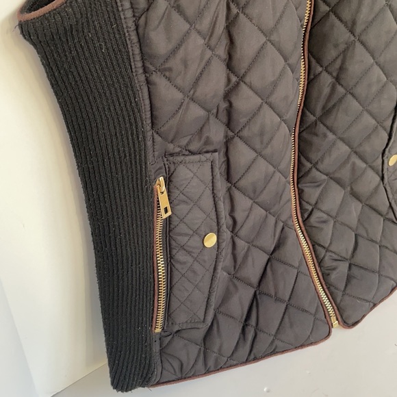 C’esttoi quilted vegan leather lined zip front fully lined vest size medium - Picture 2 of 7